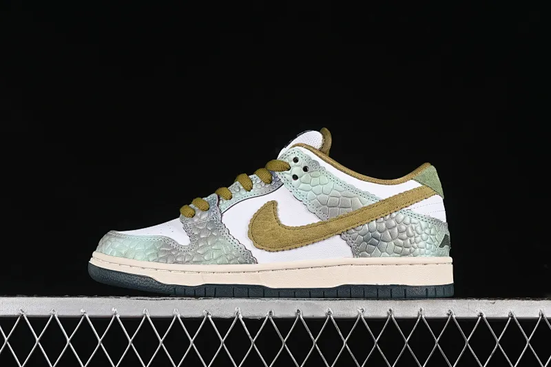 All Categories Nk SB Dunk Series Nk SB Dunk Low Low-top sneakers C version Alexis Sablone x Nk SB Dunk Low Reptile SB low-top casual sneakers HJ3386-300